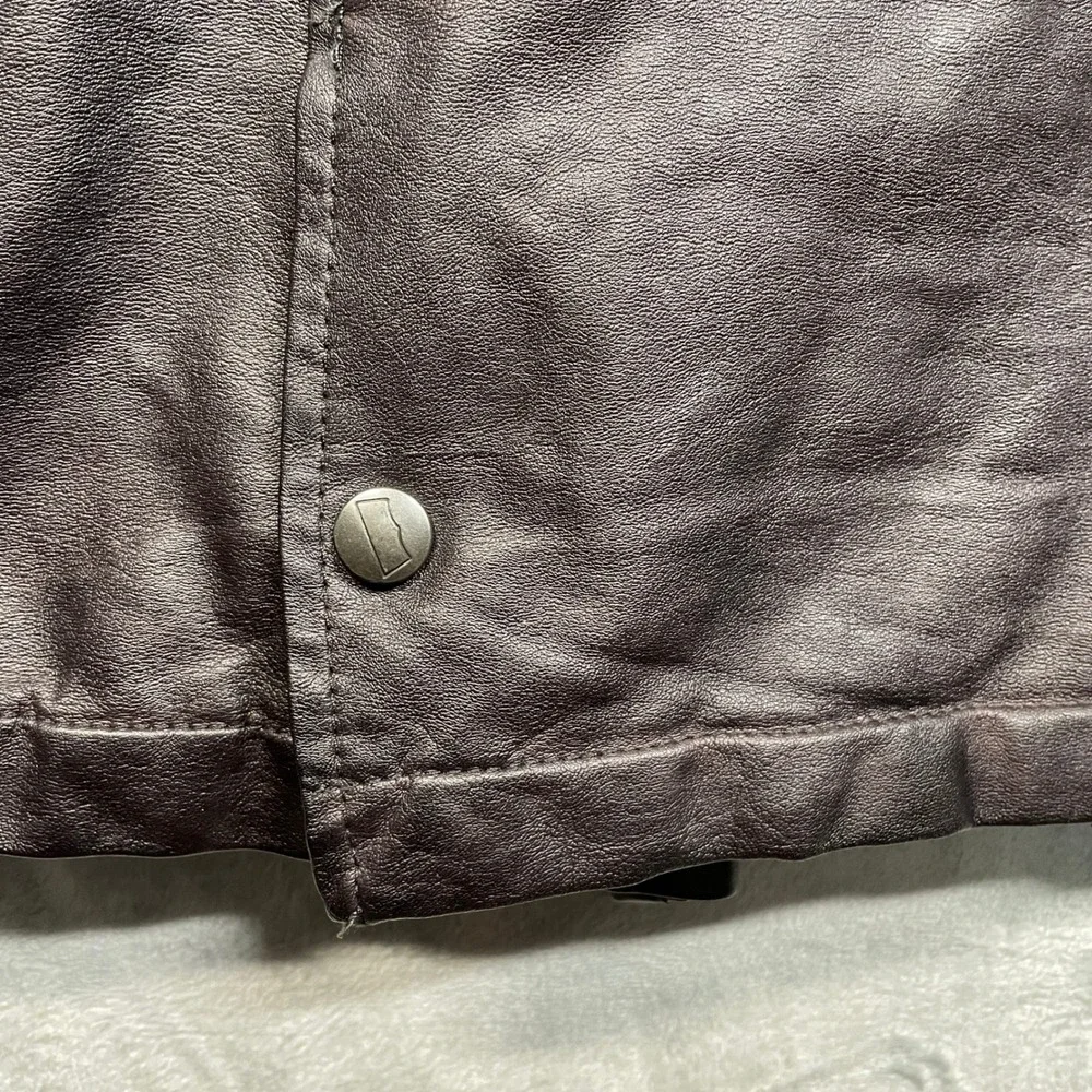 Levis command attention